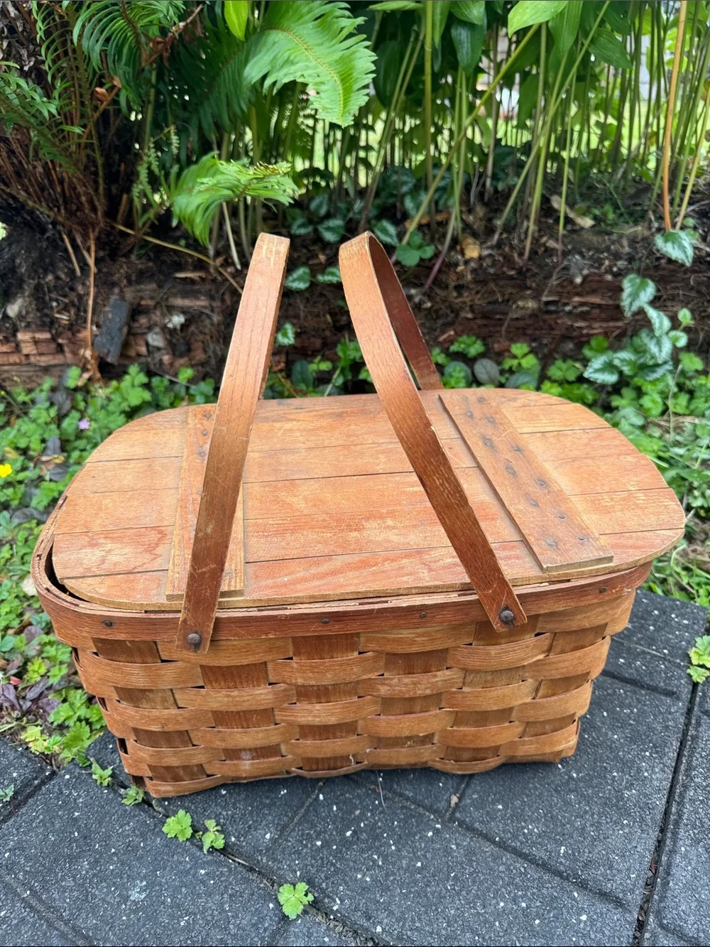 Wov-N-Wood Jerywil Vintage MCM Classic Woven Picnic Basket with Dual Handles